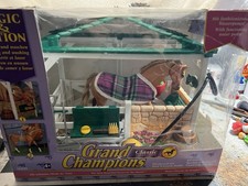 Grand Champions „Feed n Groom Stable“ - mit OVP