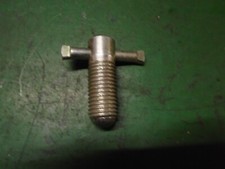 Deutz Knebelschraube 10001071