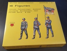 ..Pastell Plastik.. B250 16 Figuren Militär Figuren Heer  Germany  1:35