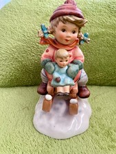 Hummel Figur "Aus der Bahn"