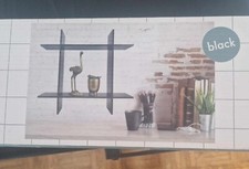 ZWEI SCHÖNE WANDREGALE