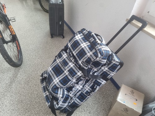 Rollkoffer mit rollen - mit, 2
