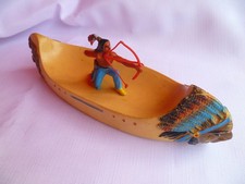 DDR Indianerkanu Indianer gelbes Kanu Boot Bogenschütze kniend