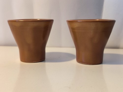Kleine braune tonbecher - 2,