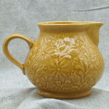 Henkelkrug Flora 850 ml VEB Torgau DDR Reliefkrug Milchkanne Milchkrug Sauciere