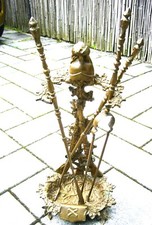 ALTE KAMINGARNITUR KAMINBESTECK  GEWEHRE HELM KANONE MESSING RARITÄT MILITARISCH