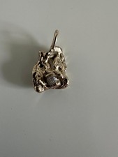 Nuggetanhänger mit Rohdiamant