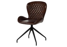 Stuhl braun gepolstert