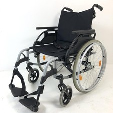 Rollstuhl Breezy Basix² Faltrollstuhl Sitzbreite 52 cm bis 125 kg Reha Reise 