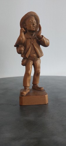 Holzfigur handgeschnitzter