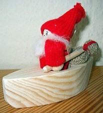 schwedischer Wichtel Tomte mit Ruderboot Weihnachten Jul Deko