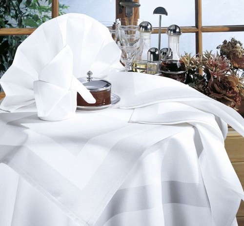 Tischdecke mit atlaskante - tischdecke,