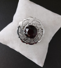 Brosche Anstecknadel Signiert