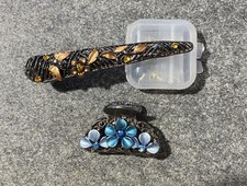 2 Haarspangen im Vintage-Stil
