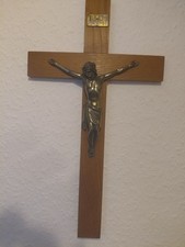 Wandkreuz mit Christus Kreuz Holz 40 cm und gefaltete Hände aus Metal