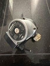 Grundfos Pumpe UPS 15-50 130