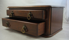 Alter Schubladenkasten