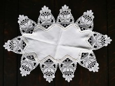 Tischdeckchen Läufer Oval 46 x 33 cm wollweiß Spitze