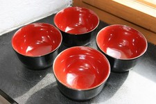 Japanische Urushi Lackschalen 4er-Set schwarz-rot