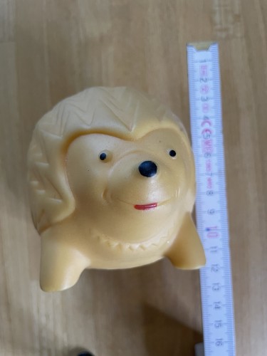 Gelber igel quietschtier - gelber,