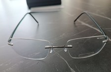 neuwertiges Brillengestelle von Silhouette - randlos - bläuliche Bügel
