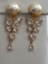 Ohrclips / Fassung aus vergoldetem Messing / Zirkonia / Perlen-Glas-Cabochon / 3