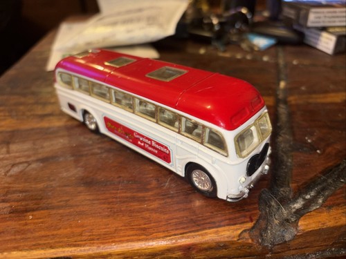 Vintage spielzeug bus reisebus - spielzeug,