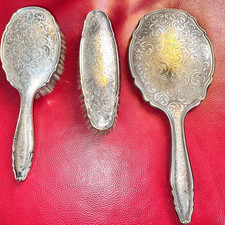 C) Frisier Set Tisch-Garnitur