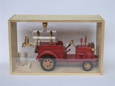  Bulldog. Traktor. Holzmodell