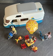 Playmobil Family Fun 70088 Familien Wohnmobil 6671 mit Gelben Schirm und Figuren