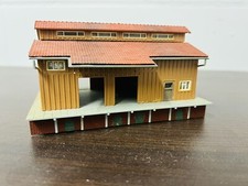 Lagerhalle mit Verladerampe