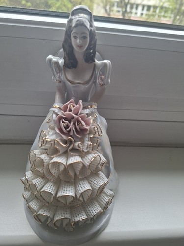 Porzellfigur elegante dame - porzellfigur, in