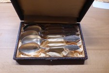 5 Stück Kaffee Löffel versilbert 90 er mit Box