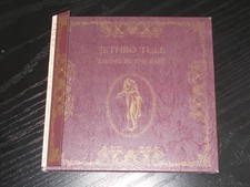 JETHRO TULL " LIVING IN THE