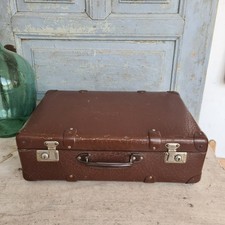 C1145 Alter Reisekoffer um