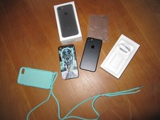 Apple iPhone7 32 GB schwarz + 2 Hüllen ohne SIMLOCK mit OVP Zubehörpaket