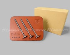 Ferrari Briefbeschwerer auf