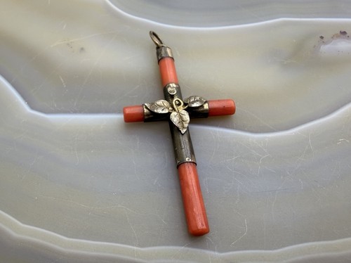 Antiker kreuz anhänger aus - kreuz,