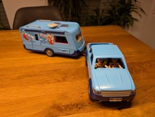 PLAYMOBIL Family Fun 9502 Pick-Up mit Wohnwagen