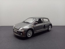 1:30 Kinsmart Renault Clio V6 Modellauto mit Rückzugmotor