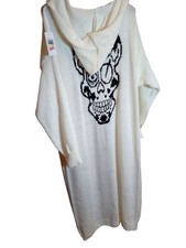 Strickmantel mit Totenkopf |