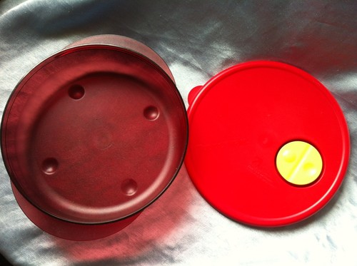Tupperware warm - tupperware, up