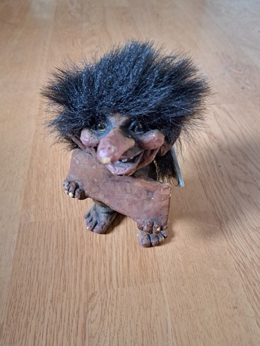 Nyform troll norway - troll,
