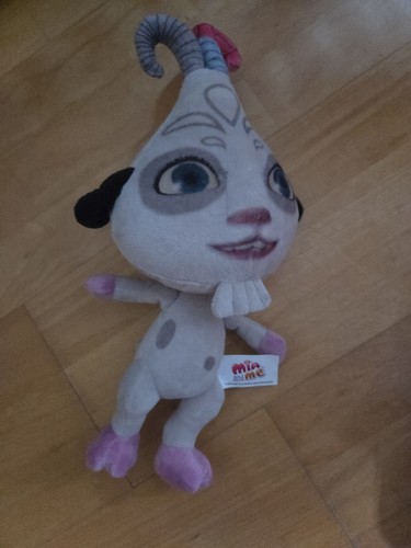 Mia and plüschtier - me, plÜschtier!