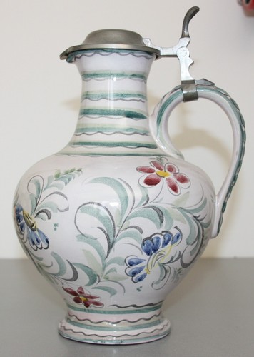 Keramik karaffe mit - mit, zinndeckel