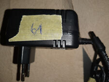 Steckernetzteil-Netzteil-Ladegerät-Hohlstecker- 9,0  V = , 700 mA