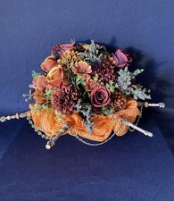 Sehr Schönes Seiden Blumen Gesteck mit Holzperlen Stoff Kette