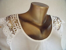 Laura Torelli  Top, shirt, Spitze im Schulterbereich Gr.  M ,  milchig weiß NEU
