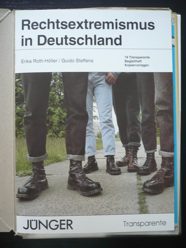 Rechtsextremismus - , in