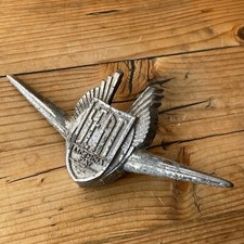 SEAT 600 N Licencia FIAT Emblem Aluminiumguss Logo mit Flügeln - korrodiert!